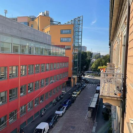 Ferienwohnung Cozy Flat Mins Walk To Navigli And Metro Porta Genova Mailand Exterior foto