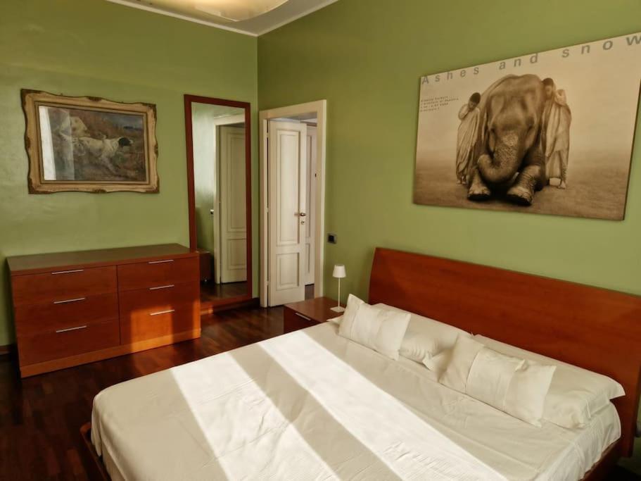 Ferienwohnung Cozy Flat Mins Walk To Navigli And Metro Porta Genova Mailand Exterior foto