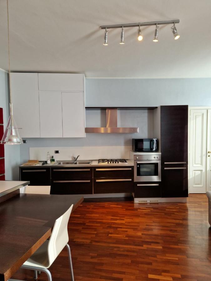 Ferienwohnung Cozy Flat Mins Walk To Navigli And Metro Porta Genova Mailand Exterior foto