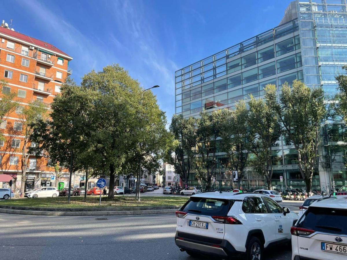 Ferienwohnung Cozy Flat Mins Walk To Navigli And Metro Porta Genova Mailand Exterior foto